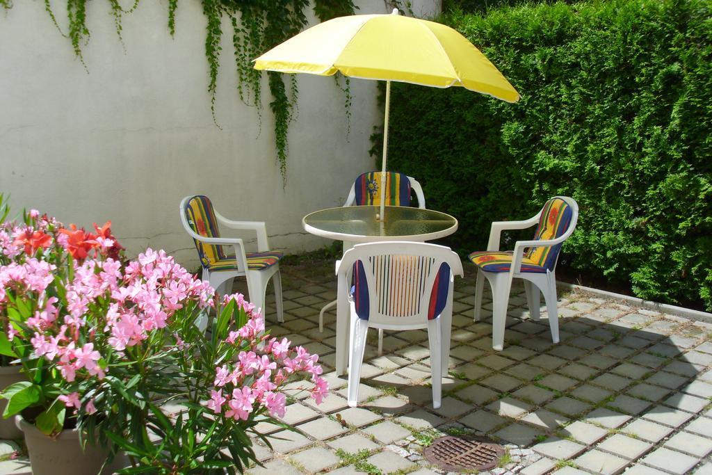 Pension Am Renner Dresden Exterior photo